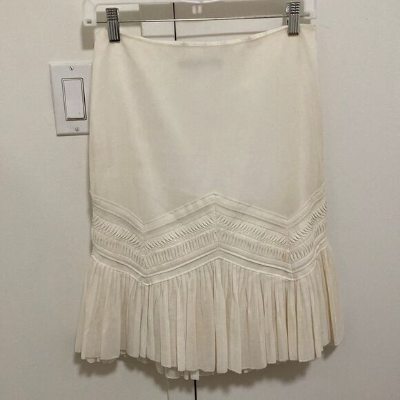 Eli Tahari Off White Cotton Skirt with Pleated Flounce Hem. Size 2. - Picture 1 of 8
